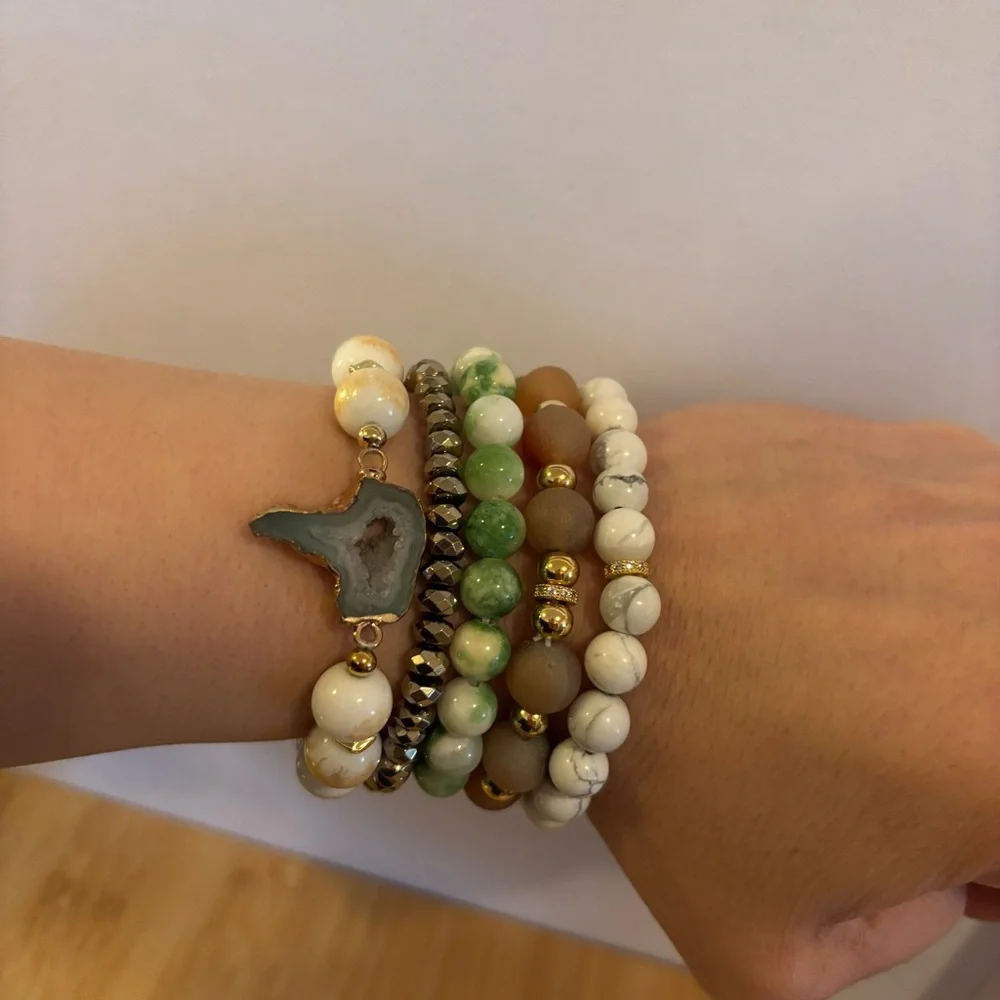 Handmade Gemstone Bracelet Stack Set of 5 NWT Jade Howlite Agate